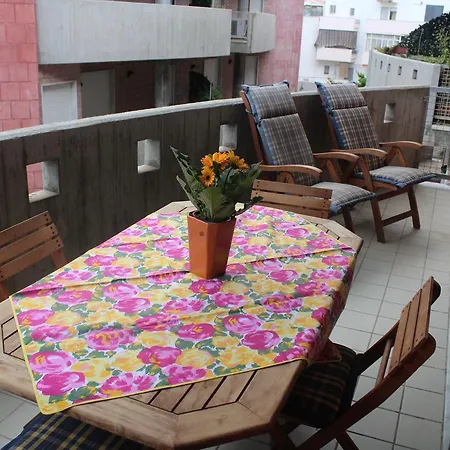 Filia Apartment *